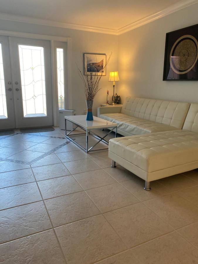 This Homestay Oasis Is The Cape'S Best Place To Stay كيب كورال المظهر الخارجي الصورة